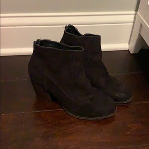 PAC sun black booties